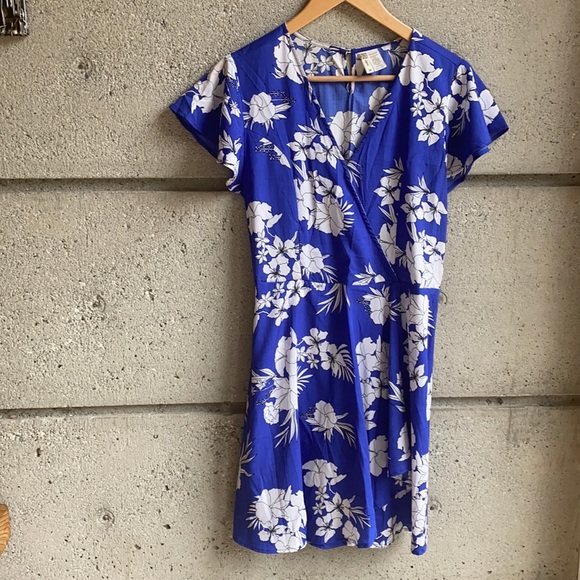 Japna Wrap Style Hawaiian print dress - Picture 1 of 14